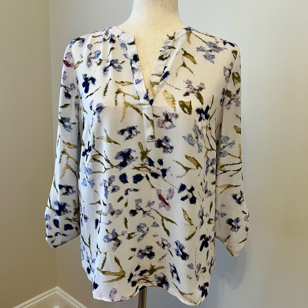 Daniel Rainn Koda Split Neck Blouse. S